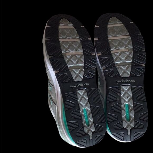 New Balance Womens running shoes AMAZING CONDITION! - Picture 3 of 9